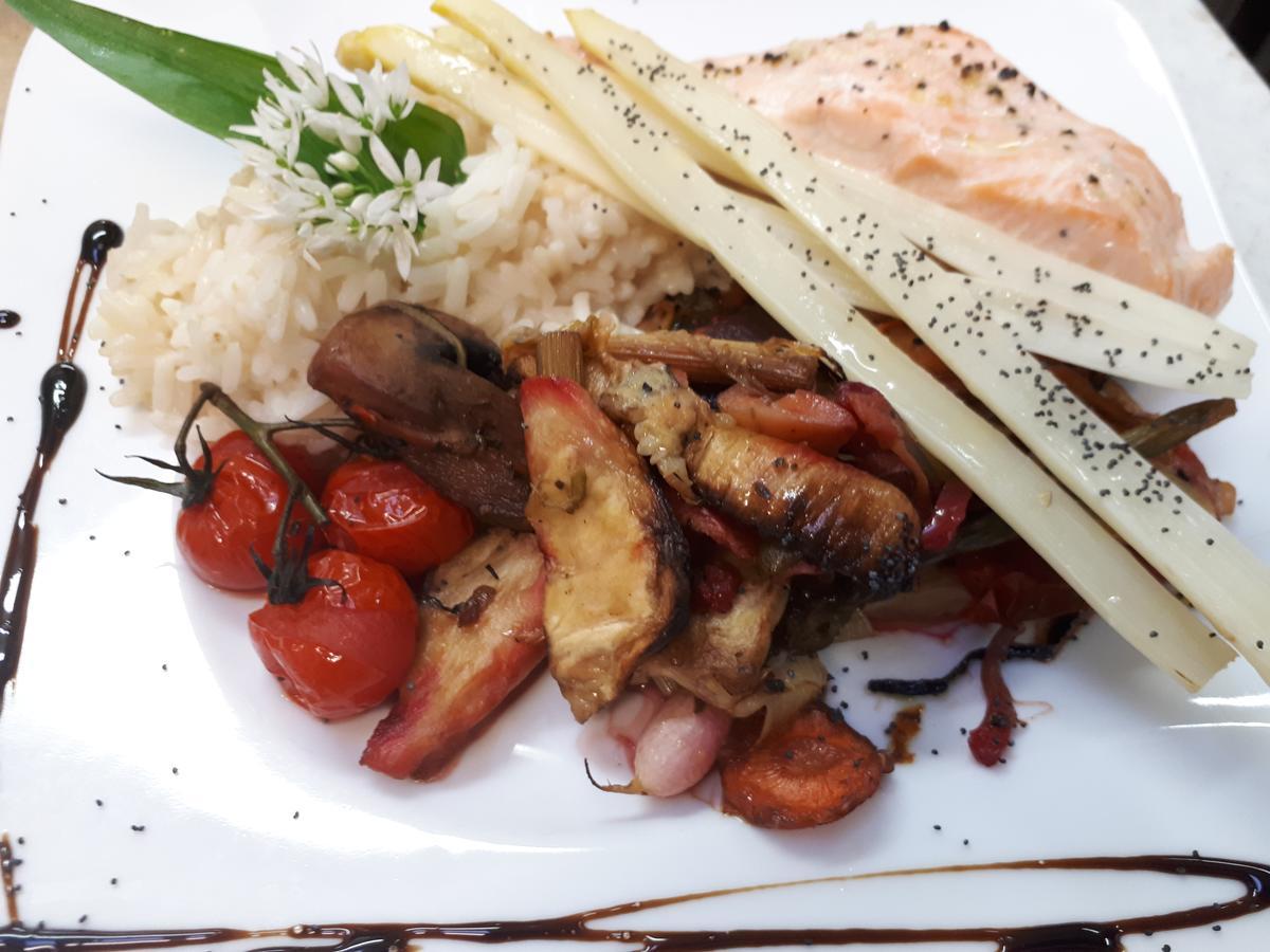 Hotel Restaurant L'Industrie Saint-Omer  Ngoại thất bức ảnh